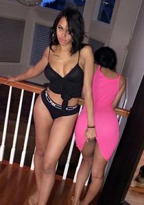 les petits seins delicieux